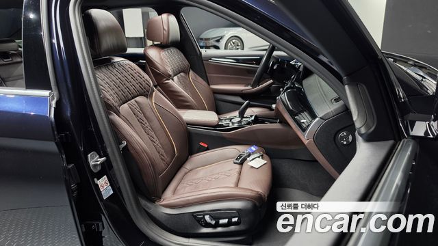 BMW 5 Series (G30) 530e M Sport 2021 — фото 11