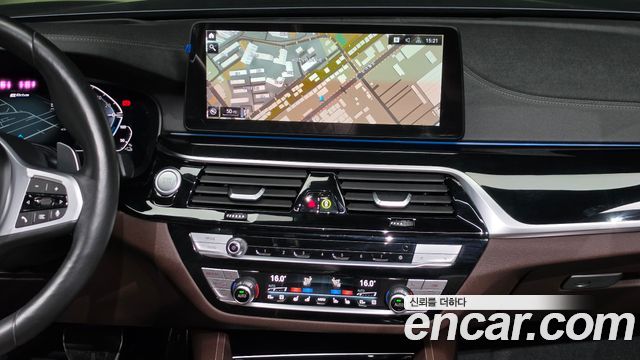 BMW 5 Series (G30) 530e M Sport 2021 — фото 14