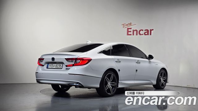 Honda Accord (X) 2.0 Hybrid Touring 2022 — фото 2