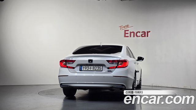 Honda Accord (X) 2.0 Hybrid Touring 2022 — фото 4