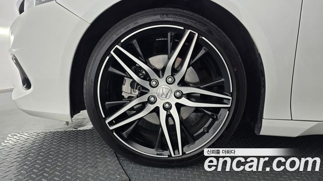Honda Accord (X) 2.0 Hybrid Touring 2022 — фото 5