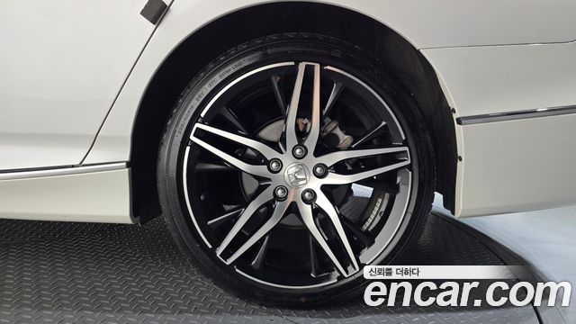 Honda Accord (X) 2.0 Hybrid Touring 2022 — фото 21