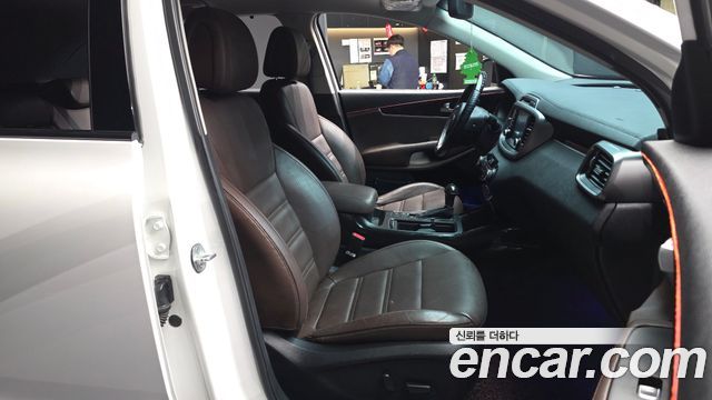 Kia Sorento Diesel 2.0 2WD Noblesse Special 2015 — фото 11