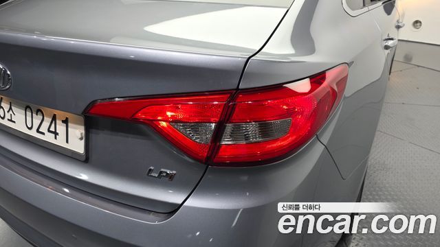 Hyundai Sonata (LF) LPI Premium 2017 — фото 23
