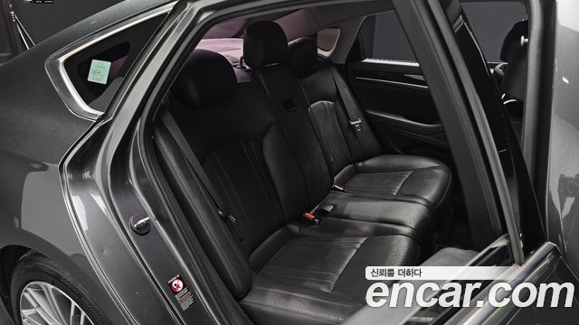 Genesis G80 3.3 GDI AWD Luxury 2018 — фото 11