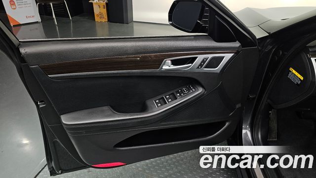 Genesis G80 3.3 GDI AWD Luxury 2018 — фото 24
