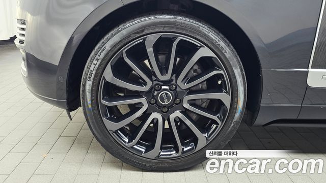 Land Rover Range Rover (IV) 5.0 SC AB LWB 2017 — фото 5