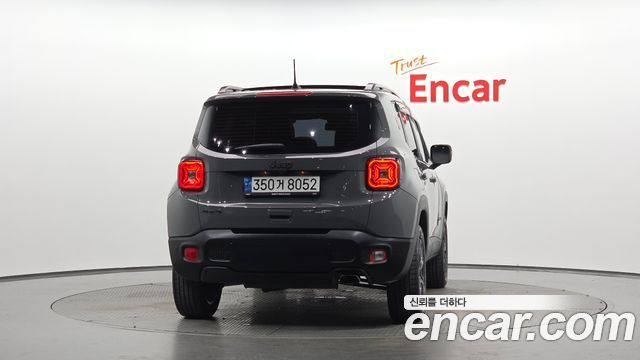 Jeep Renegade 2.4 80th Edition AWD 2021 — фото 4