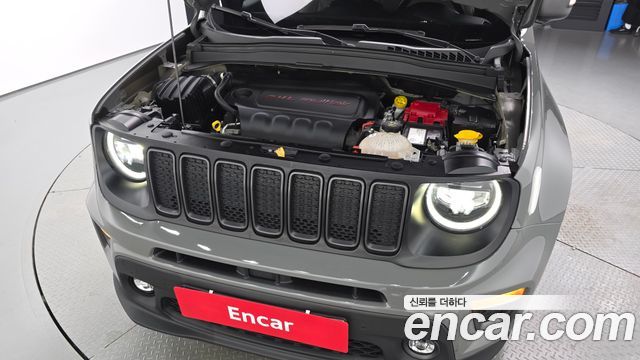 Jeep Renegade 2.4 80th Edition AWD 2021 — фото 6