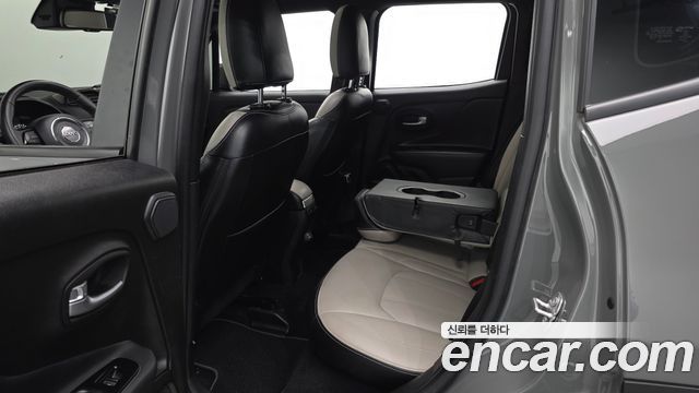 Jeep Renegade 2.4 80th Edition AWD 2021 — фото 15