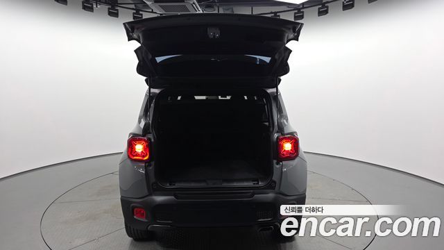 Jeep Renegade 2.4 80th Edition AWD 2021 — фото 24