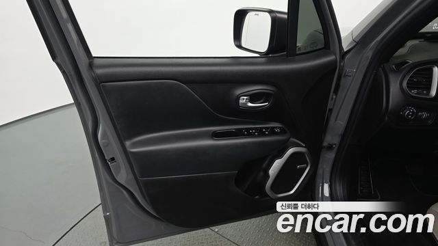 Jeep Renegade 2.4 80th Edition AWD 2021 — фото 30
