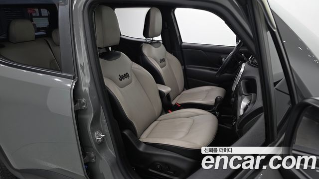 Jeep Renegade 2.4 80th Edition AWD 2021 — фото 32