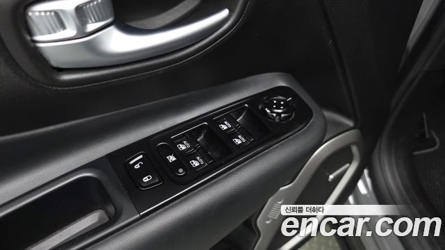 Jeep Renegade 2.4 80th Edition AWD 2021 — фото 35