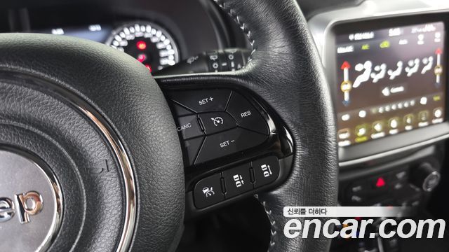 Jeep Renegade 2.4 80th Edition AWD 2021 — фото 37
