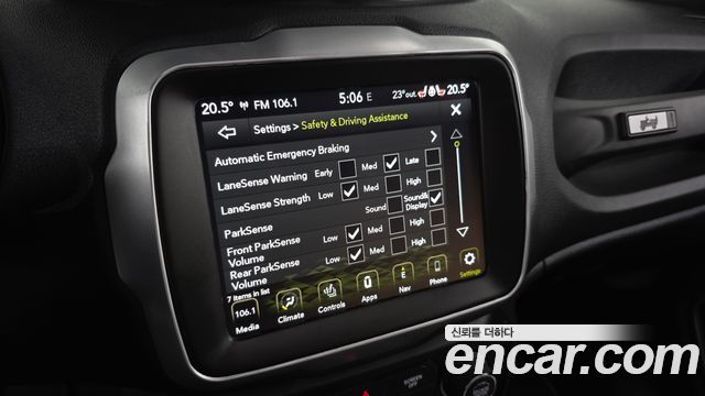 Jeep Renegade 2.4 80th Edition AWD 2021 — фото 40