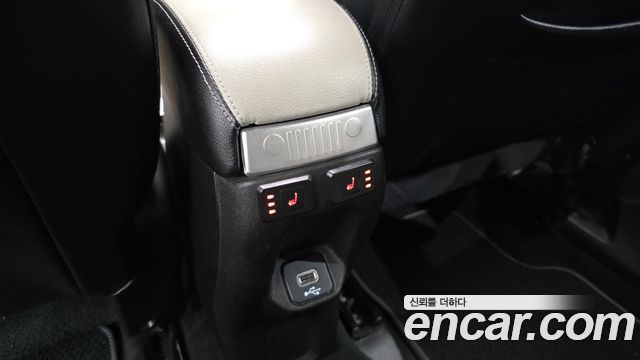 Jeep Renegade 2.4 80th Edition AWD 2021 — фото 42