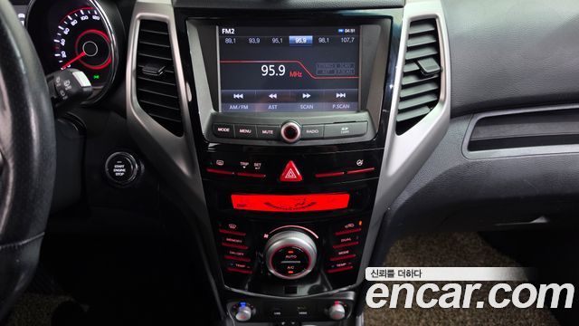KG Mobility (SsangYong) Tivoli LX 2WD HI-DLX 2016 — фото 14