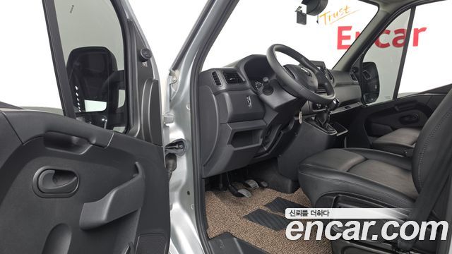 Renault Korea Master 2.3 Van S 2021 — фото 10