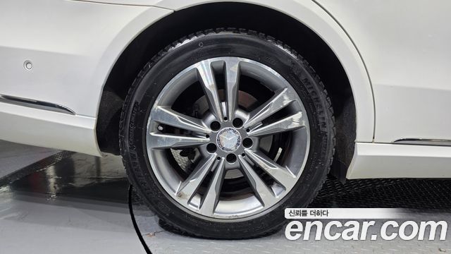 Mercedes-Benz E-Class (W212) E220 Bluetec Avantgarde 2016 — фото 5