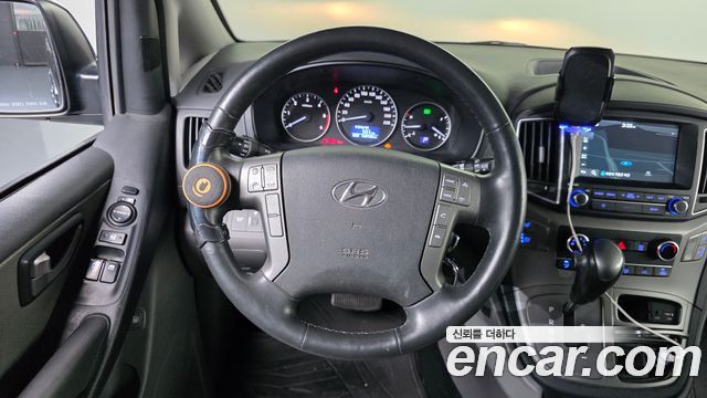 Hyundai Grand Starex Van 5-Seater Modern 2019 — фото 12
