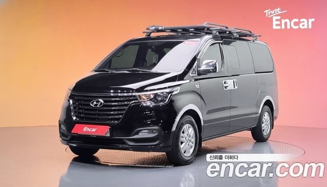 Hyundai Grand Starex Van 5-Seater Modern