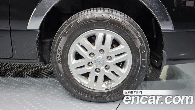 Hyundai Grand Starex Van 5-Seater Modern 2019 — фото 21