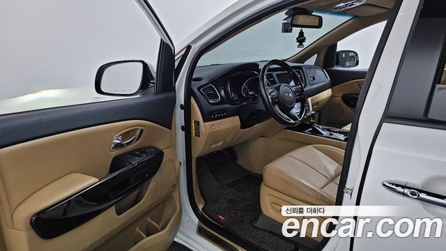 Kia Carnival Gasoline 9-Seater Noblesse Special 2019 — фото 10