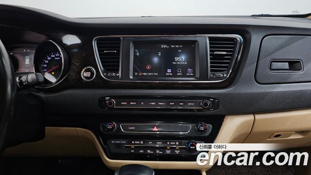 Kia Carnival Gasoline 9-Seater Noblesse Special 2019 — фото 13