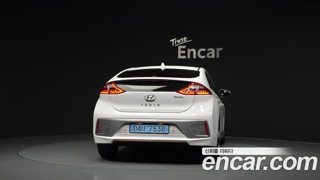 Hyundai Ioniq Electric Q 2018 — фото 4