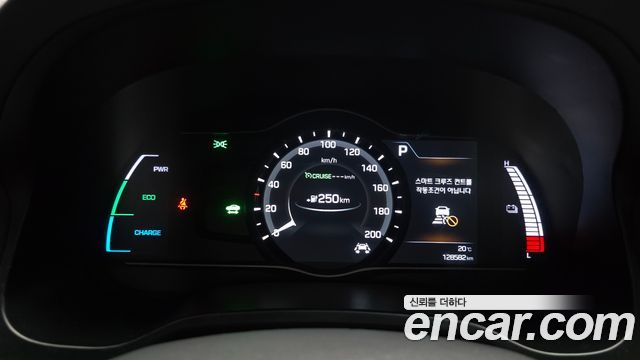 Hyundai Ioniq Electric Q 2018 — фото 8