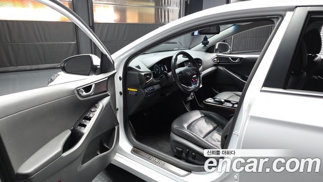 Hyundai Ioniq Electric Q 2018 — фото 10