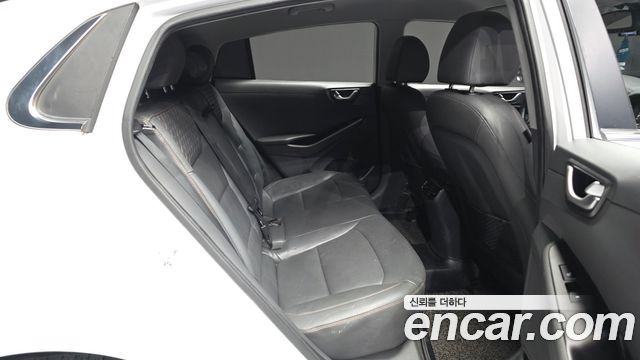 Hyundai Ioniq Electric Q 2018 — фото 12