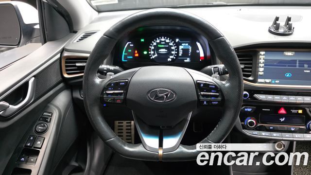 Hyundai Ioniq Electric Q 2018 — фото 13