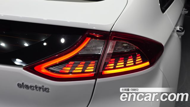 Hyundai Ioniq Electric Q 2018 — фото 23