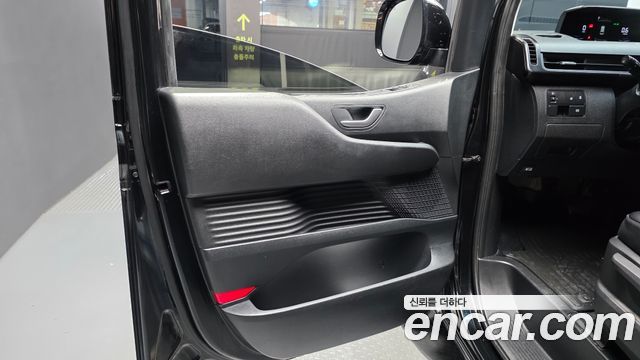 Hyundai Staria L3.5 Cargo 5-Seater Modern 2022 — фото 25