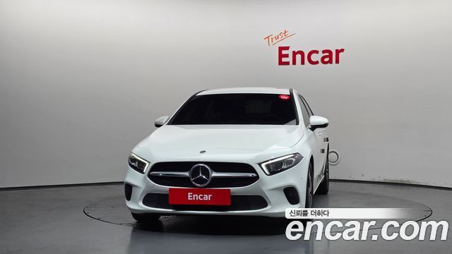 Mercedes-Benz A-Class (W177) A220 Sedan 2021 — фото 3