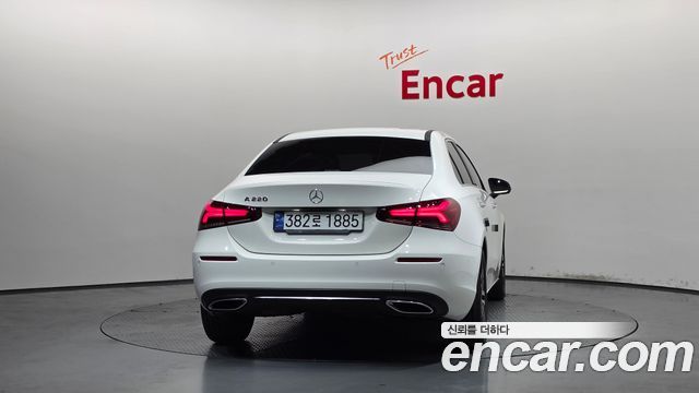 Mercedes-Benz A-Class (W177) A220 Sedan 2021 — фото 4