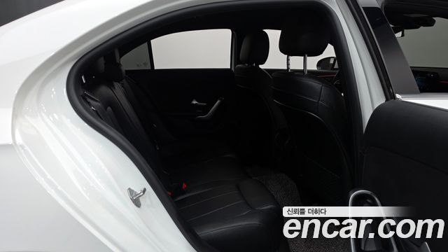 Mercedes-Benz A-Class (W177) A220 Sedan 2021 — фото 11