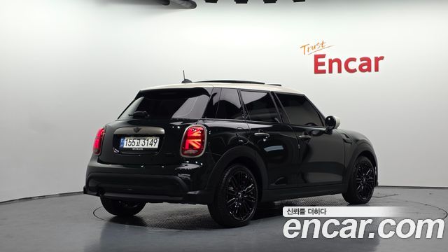 MINI Cooper 5Door Resolute Edition 3rd Gen 2023 — фото 2