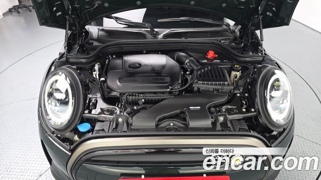 MINI Cooper 5Door Resolute Edition 3rd Gen 2023 — фото 6