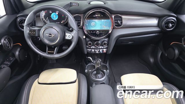 MINI Cooper 5Door Resolute Edition 3rd Gen 2023 — фото 7