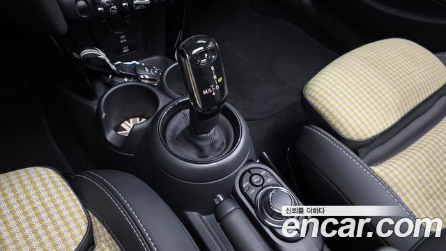 MINI Cooper 5Door Resolute Edition 3rd Gen 2023 — фото 9