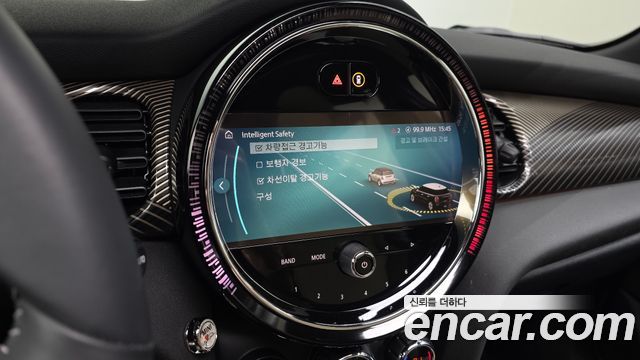 MINI Cooper 5Door Resolute Edition 3rd Gen 2023 — фото 19