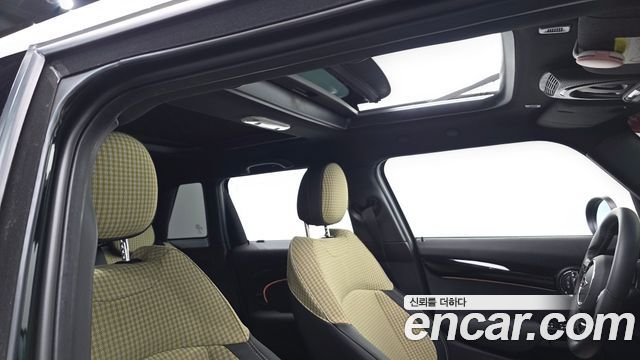 MINI Cooper 5Door Resolute Edition 3rd Gen 2023 — фото 20