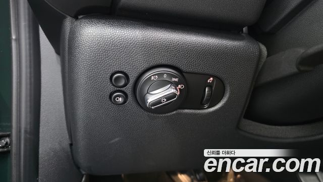 MINI Cooper 5Door Resolute Edition 3rd Gen 2023 — фото 21