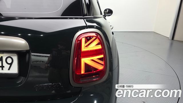 MINI Cooper 5Door Resolute Edition 3rd Gen 2023 — фото 29