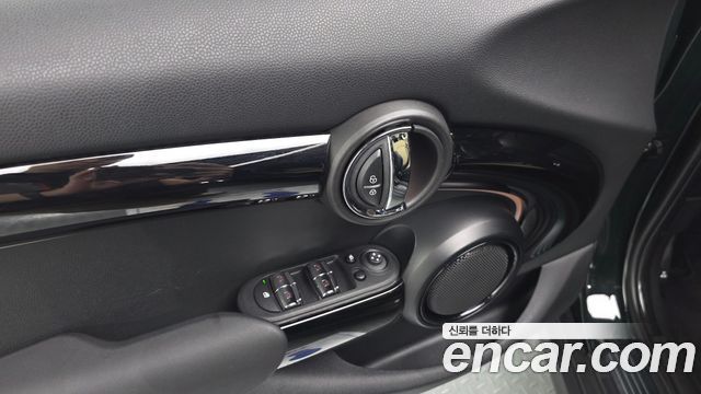 MINI Cooper 5Door Resolute Edition 3rd Gen 2023 — фото 34