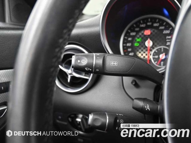Mercedes-Benz SLC-Class (R172) SLC200 2017 — фото 16