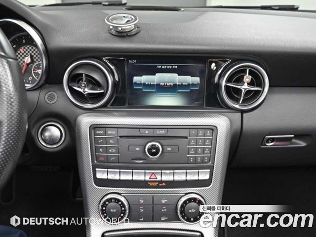 Mercedes-Benz SLC-Class (R172) SLC200 2017 — фото 18